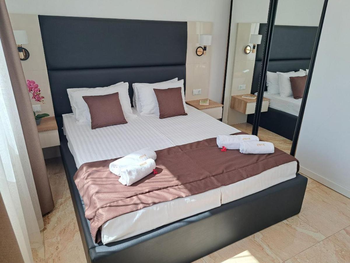 Onyx 2 Private Apartments Sveti Vlas Esterno foto